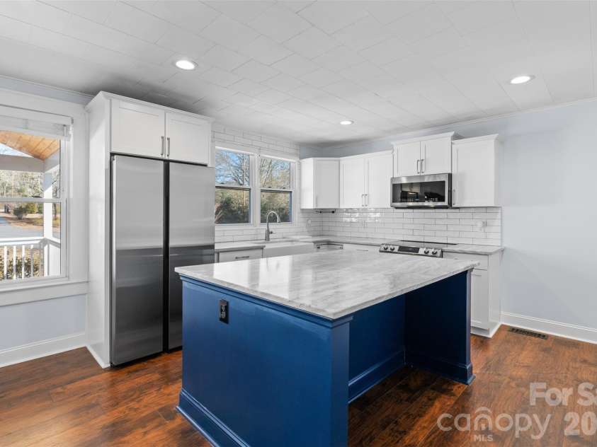 5214 Echo Valley, Great Falls, SC 29055.  MLS# CAR4393184, YatesRealty ID 35996. Kitchen Main House