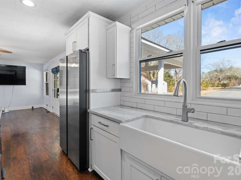 5214 Echo Valley, Great Falls, SC 29055.  MLS# CAR4393184, YatesRealty ID 35996. Kitchen Main House