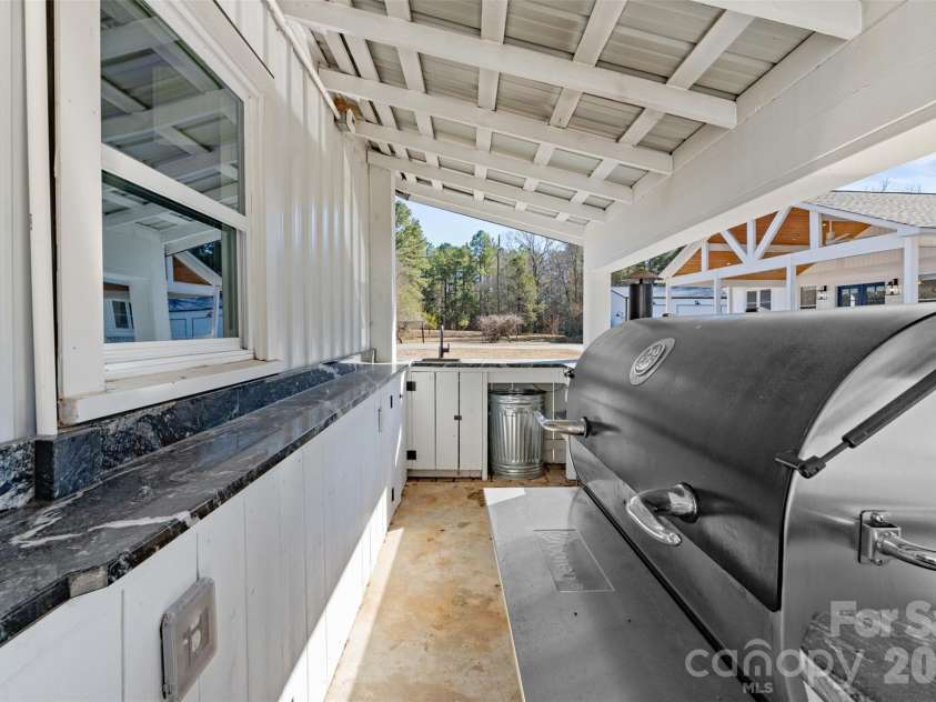 5214 Echo Valley, Great Falls, SC 29055.  MLS# CAR4393184, YatesRealty ID 35996. Outdoor Kitchen