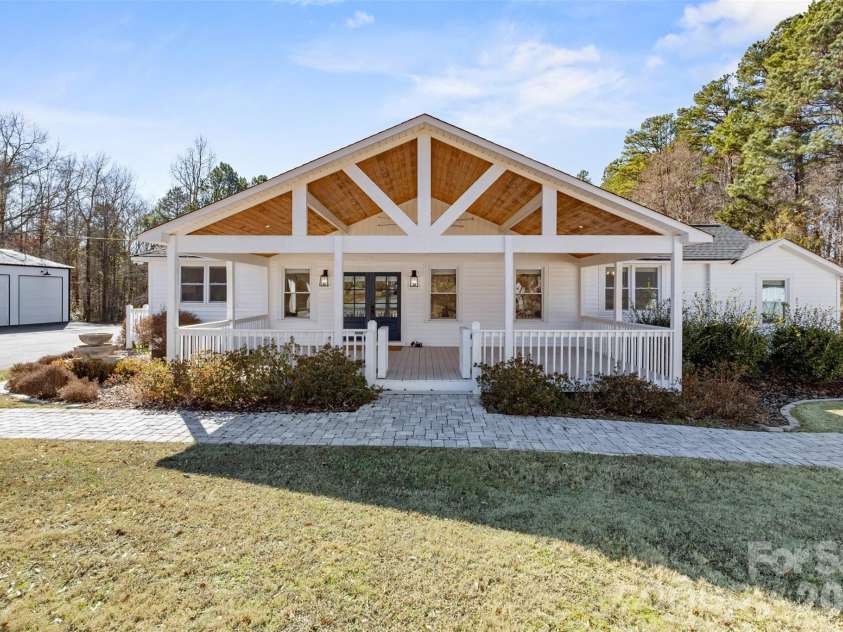 5214 Echo Valley, Great Falls, SC 29055.  MLS# CAR4393184, YatesRealty ID 35996. Welcome!