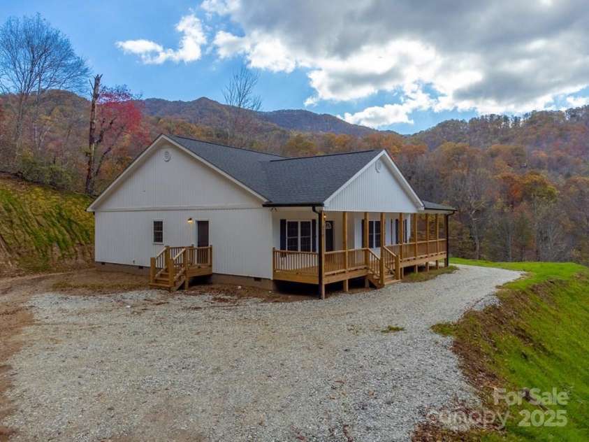 679 Firefly Road, Whittier, NC 28789.  MLS# CAR4316520, YatesRealty ID 360. 