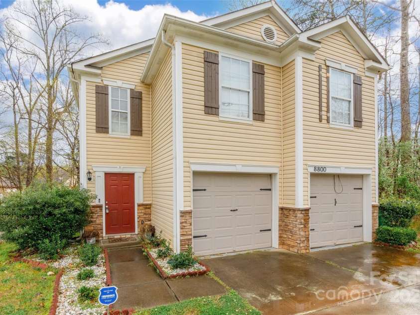 8800 Old Potters Road, Charlotte, NC 28269.  MLS# CAR4238636, YatesRealty ID 3600. 