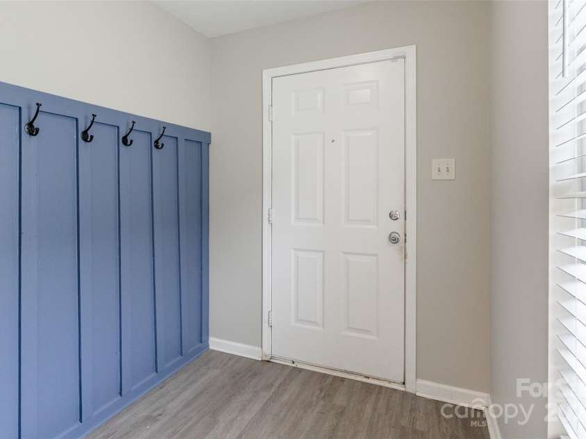 8800 Old Potters Road, Charlotte, NC 28269.  MLS# CAR4238636, YatesRealty ID 3600. 