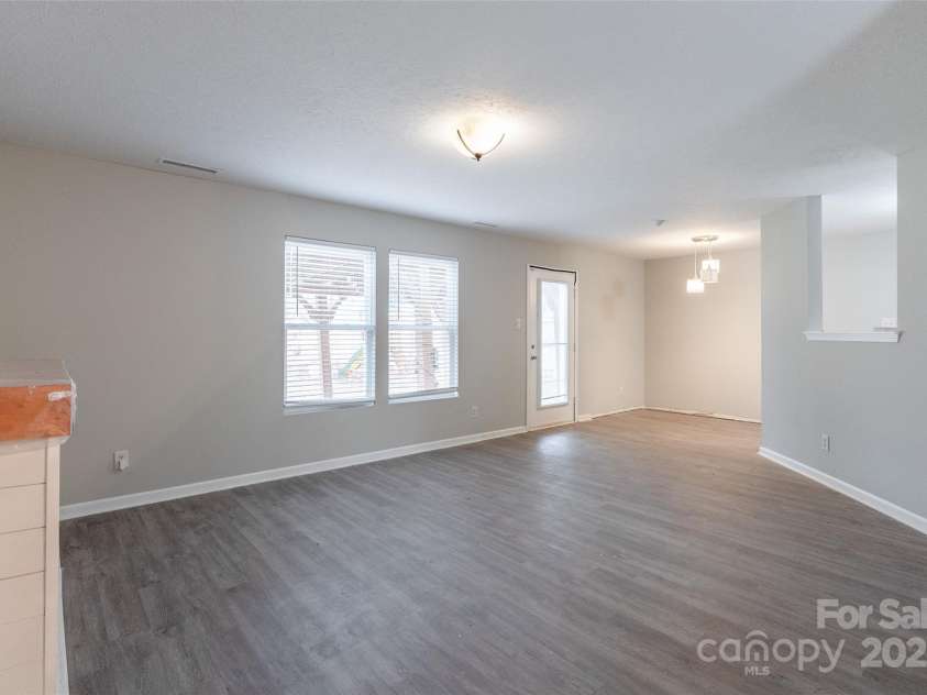 8800 Old Potters Road, Charlotte, NC 28269.  MLS# CAR4238636, YatesRealty ID 3600. 