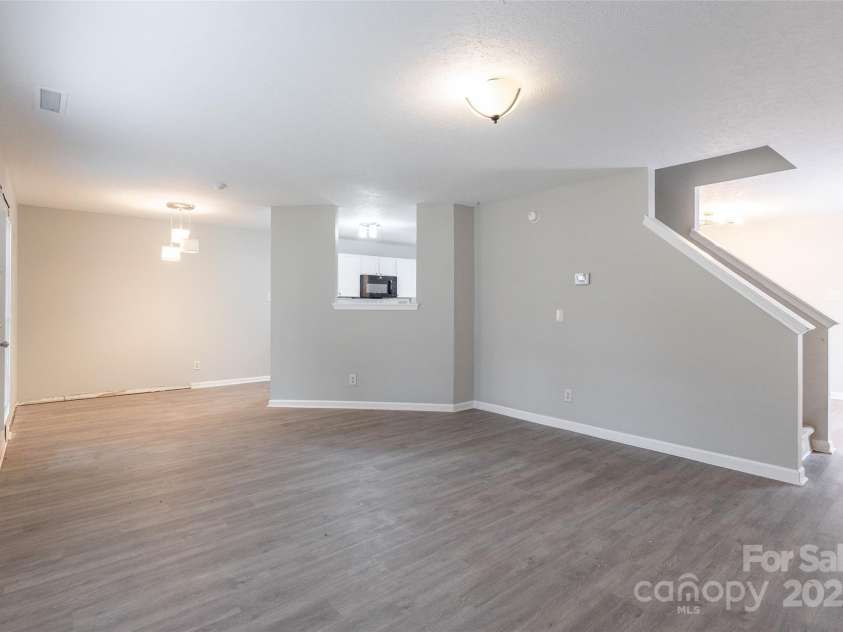 8800 Old Potters Road, Charlotte, NC 28269.  MLS# CAR4238636, YatesRealty ID 3600. 