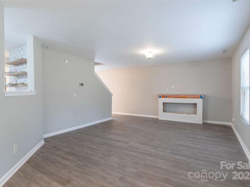8800 Old Potters Road, Charlotte, NC 28269.  MLS# CAR4238636, YatesRealty ID 3600. 