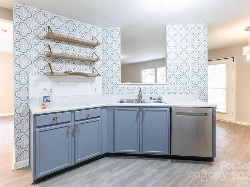 8800 Old Potters Road, Charlotte, NC 28269.  MLS# CAR4238636, YatesRealty ID 3600. 