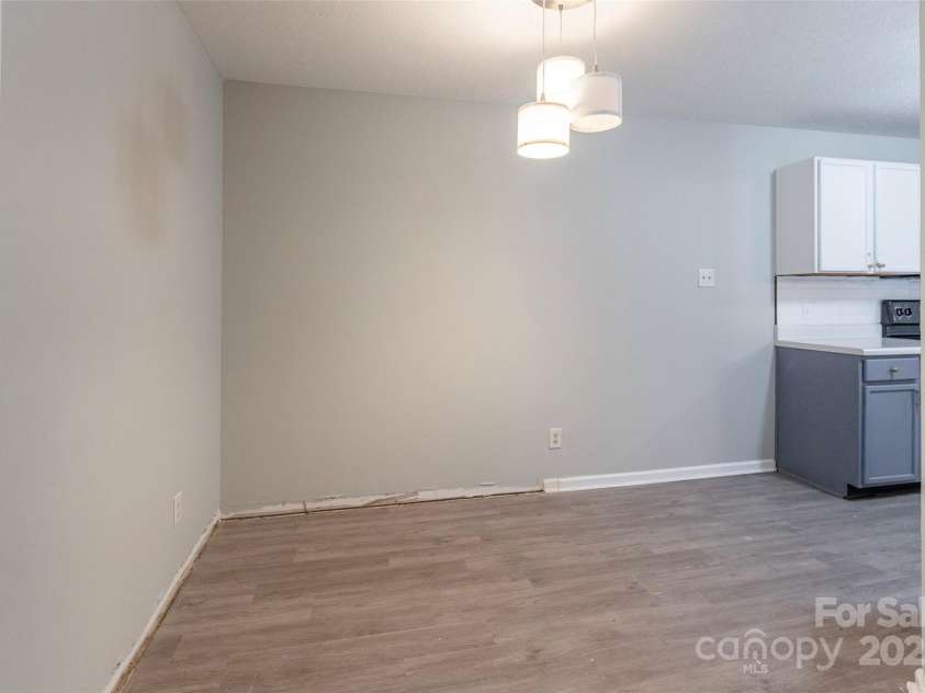 8800 Old Potters Road, Charlotte, NC 28269.  MLS# CAR4238636, YatesRealty ID 3600. 