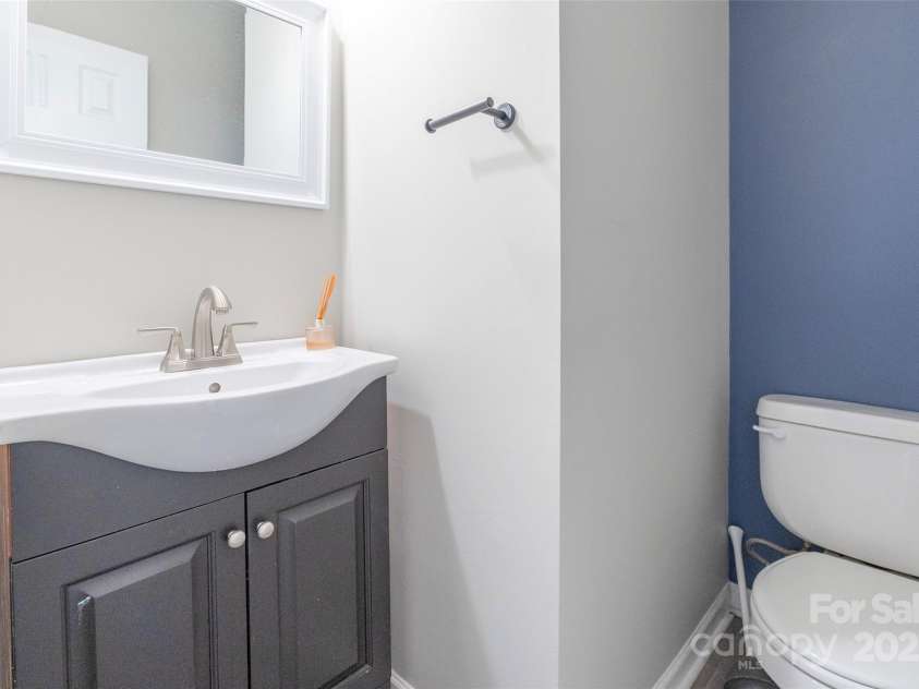 8800 Old Potters Road, Charlotte, NC 28269.  MLS# CAR4238636, YatesRealty ID 3600. 