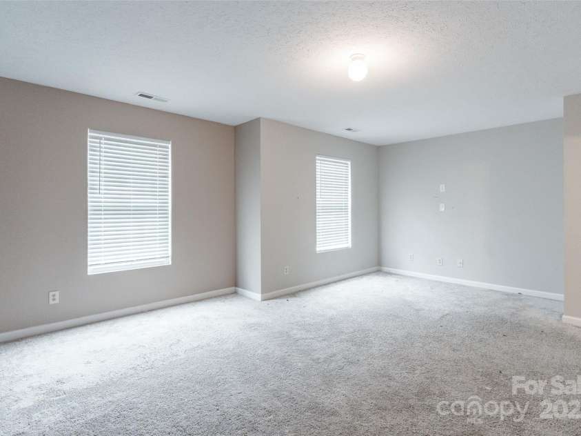 8800 Old Potters Road, Charlotte, NC 28269.  MLS# CAR4238636, YatesRealty ID 3600. 