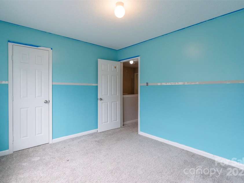8800 Old Potters Road, Charlotte, NC 28269.  MLS# CAR4238636, YatesRealty ID 3600. 