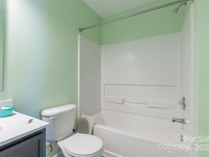 8800 Old Potters Road, Charlotte, NC 28269.  MLS# CAR4238636, YatesRealty ID 3600. 