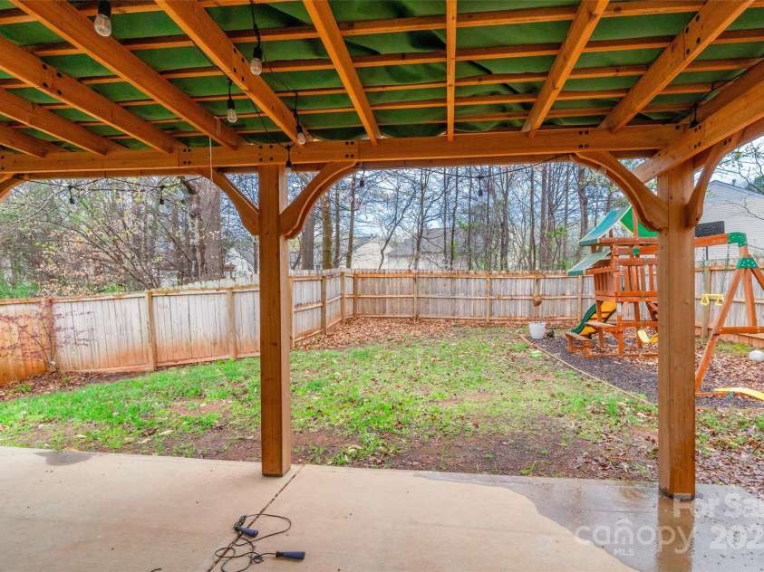 8800 Old Potters Road, Charlotte, NC 28269.  MLS# CAR4238636, YatesRealty ID 3600. 