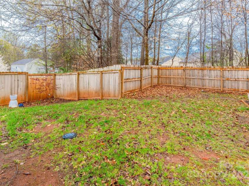 8800 Old Potters Road, Charlotte, NC 28269.  MLS# CAR4238636, YatesRealty ID 3600. 