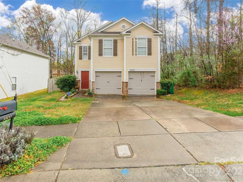 8800 Old Potters Road, Charlotte, NC 28269.  MLS# CAR4238636, YatesRealty ID 3600. 