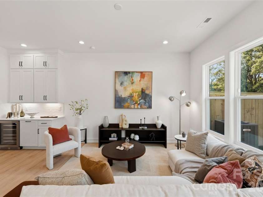 3922 Sarah Drive, Charlotte, NC 28217.  MLS# CAR4315843, YatesRealty ID 36000. 