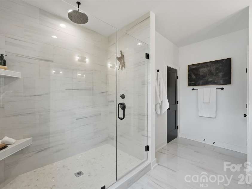 3922 Sarah Drive, Charlotte, NC 28217.  MLS# CAR4315843, YatesRealty ID 36000. 