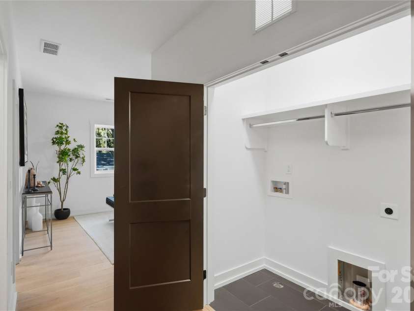 3922 Sarah Drive, Charlotte, NC 28217.  MLS# CAR4315843, YatesRealty ID 36000. 