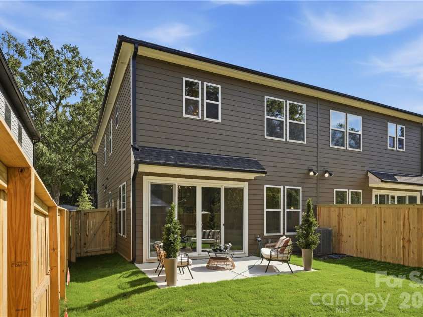 3922 Sarah Drive, Charlotte, NC 28217.  MLS# CAR4315843, YatesRealty ID 36000. 