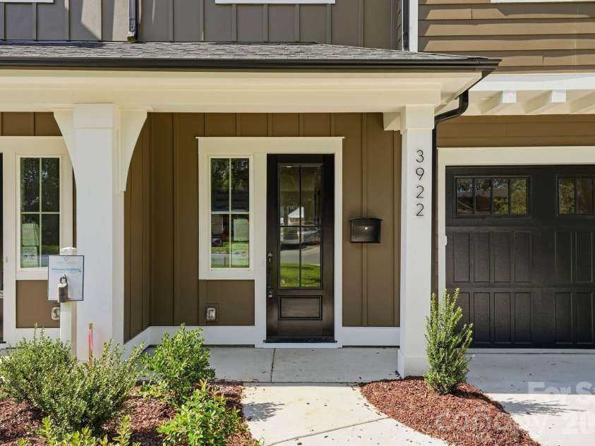 3922 Sarah Drive, Charlotte, NC 28217.  MLS# CAR4315843, YatesRealty ID 36000. 