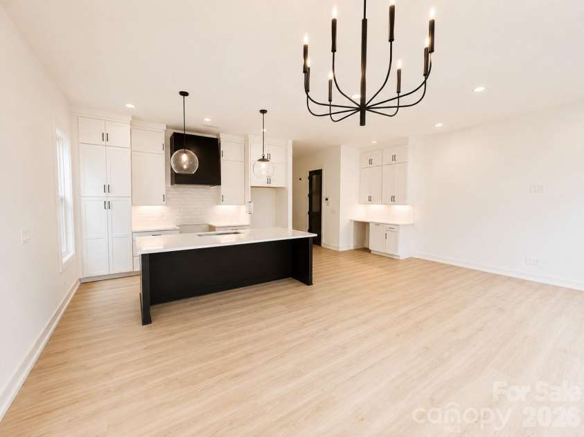 3922 Sarah Drive, Charlotte, NC 28217.  MLS# CAR4388091, YatesRealty ID 36000. 3922