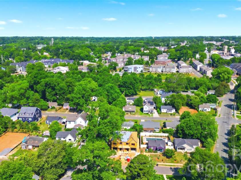3922 Sarah Drive, Charlotte, NC 28217.  MLS# CAR4388091, YatesRealty ID 36000. 