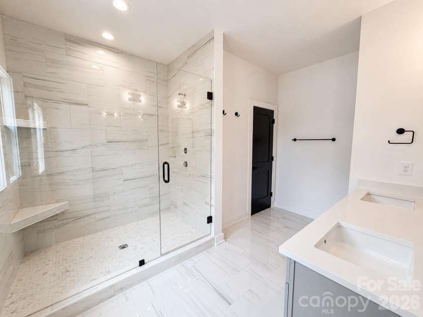 3922 Sarah Drive, Charlotte, NC 28217.  MLS# CAR4388091, YatesRealty ID 36000. 