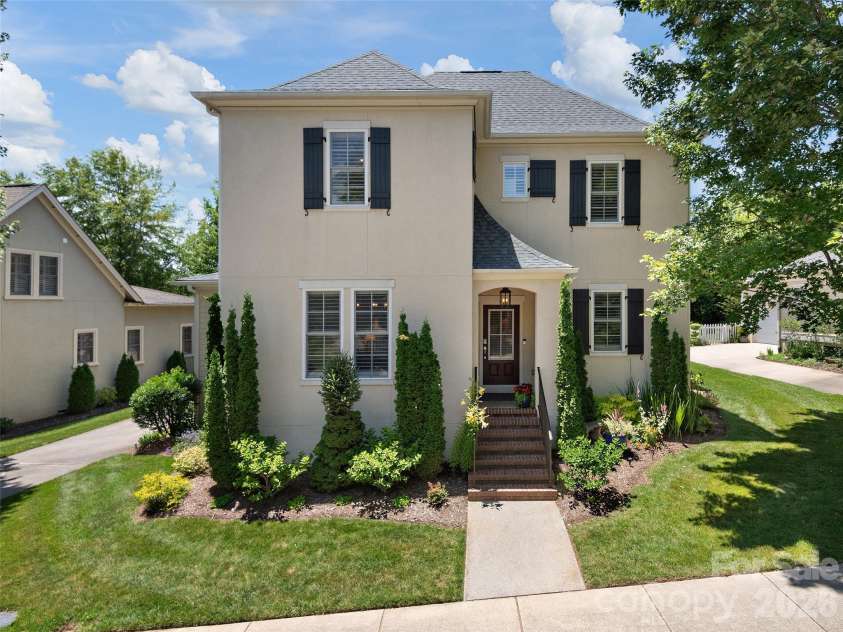 21 Dayflower Drive, Asheville, NC 28803.  MLS# CAR4396051, YatesRealty ID 36002. 