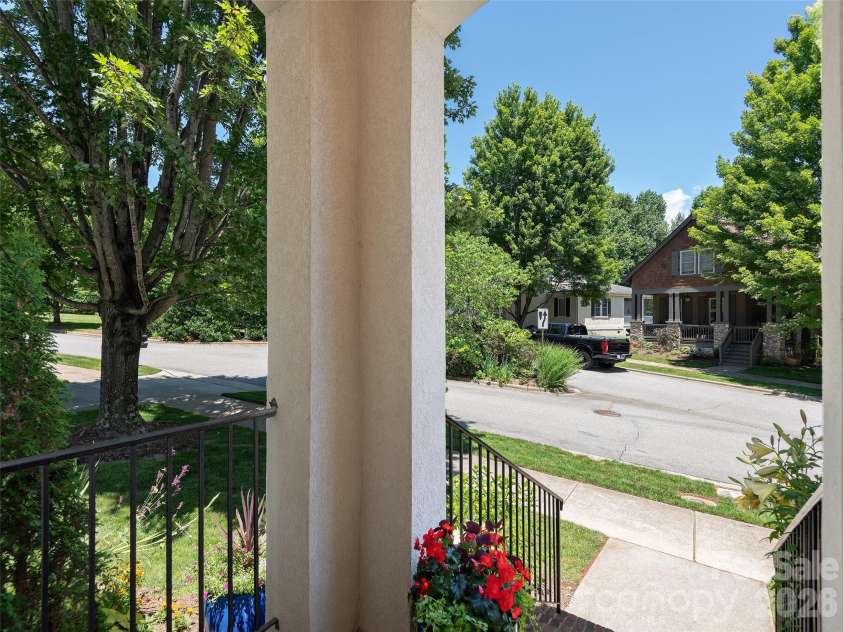 21 Dayflower Drive, Asheville, NC 28803.  MLS# CAR4396051, YatesRealty ID 36002. 