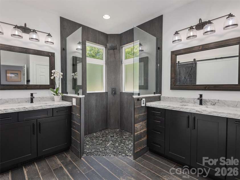 21 Dayflower Drive, Asheville, NC 28803.  MLS# CAR4396051, YatesRealty ID 36002. 