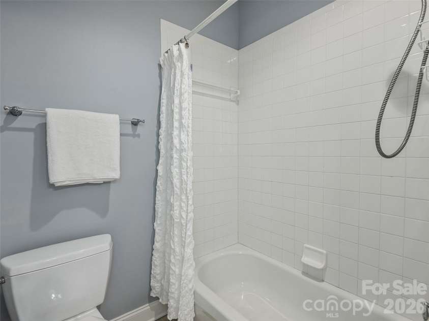 21 Dayflower Drive, Asheville, NC 28803.  MLS# CAR4396051, YatesRealty ID 36002. 