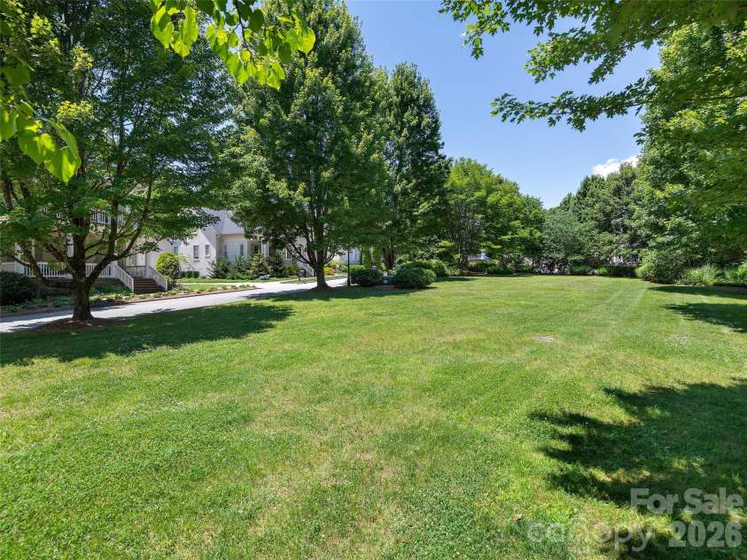 21 Dayflower Drive, Asheville, NC 28803.  MLS# CAR4396051, YatesRealty ID 36002. 
