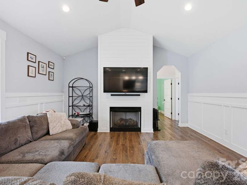 237 Triple Ponds Court, Clover, SC 29710.  MLS# CAR4392449, YatesRealty ID 36003. 