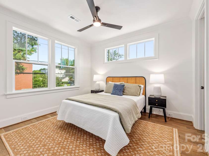 532 Campus Street, Charlotte, NC 28216.  MLS# CAR4395472, YatesRealty ID 36006. 