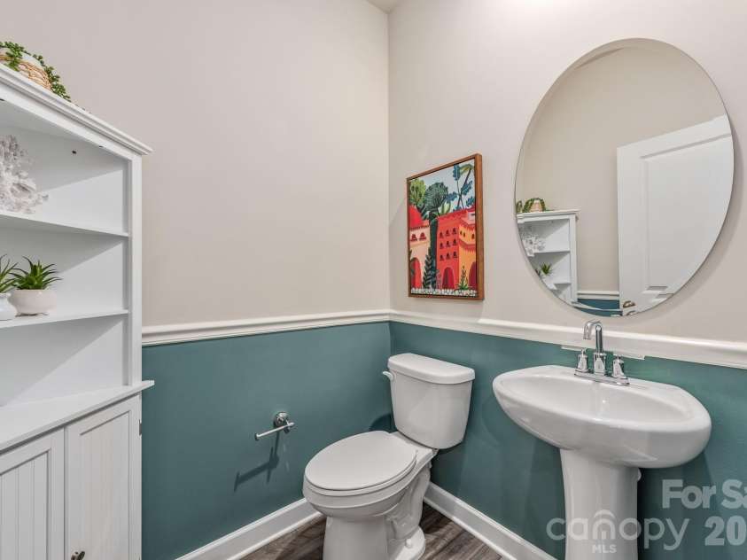 525 Windage Way, Pineville, NC 28134.  MLS# CAR4396366, YatesRealty ID 36007. 