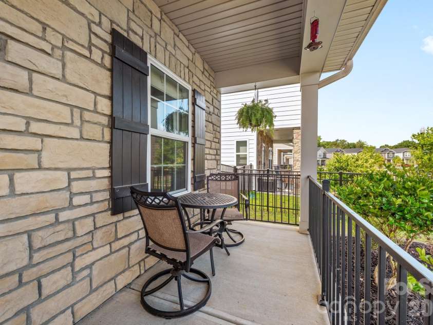 525 Windage Way, Pineville, NC 28134.  MLS# CAR4396366, YatesRealty ID 36007. 