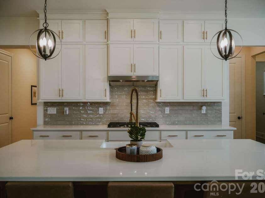 322 Shinnville Road, Mooresville, NC 28115.  MLS# CAR4398193, YatesRealty ID 36009. 