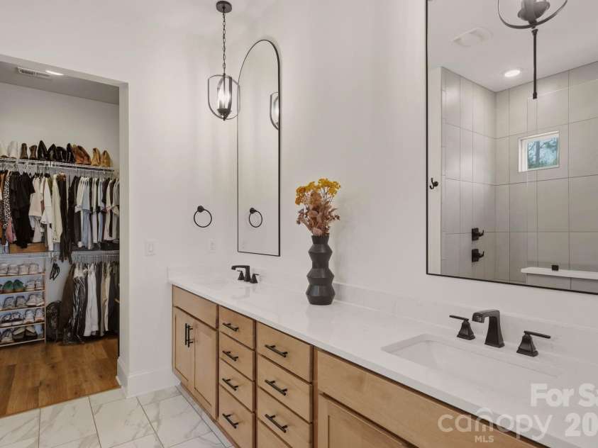 322 Shinnville Road, Mooresville, NC 28115.  MLS# CAR4398193, YatesRealty ID 36009. 
