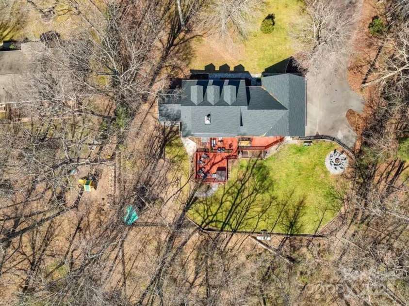 10 High Meadows Drive, Candler, NC 28715.  MLS# CAR4237613, YatesRealty ID 3601. 