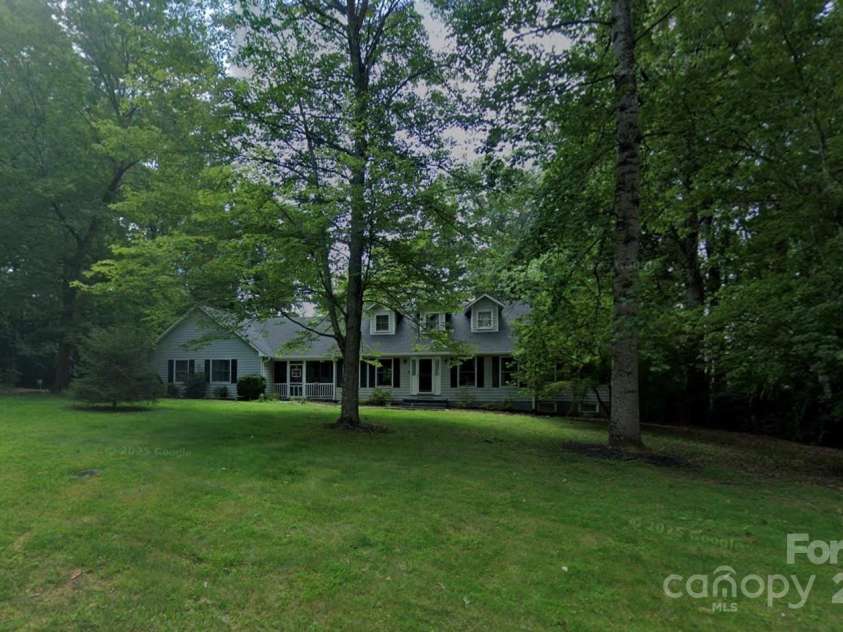 10 High Meadows Drive, Candler, NC 28715.  MLS# CAR4237613, YatesRealty ID 3601. 