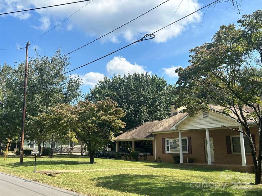 403 Catawba Avenue, Davidson, NC 28036.  MLS# CAR4305729, YatesRealty ID 3601. 