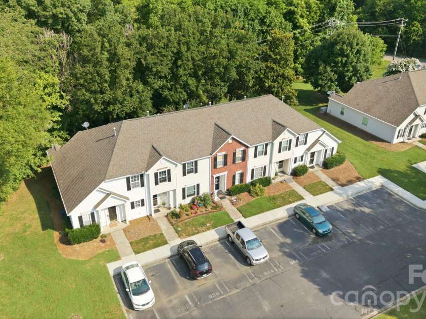 932 Heritage Parkway, Fort Mill, SC 29715.  MLS# CAR4401644, YatesRealty ID 36010. Ideal Location!!