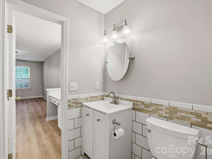 932 Heritage Parkway, Fort Mill, SC 29715.  MLS# CAR4401644, YatesRealty ID 36010. Large Master Bath