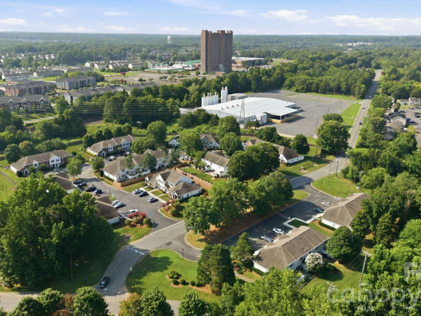 932 Heritage Parkway, Fort Mill, SC 29715.  MLS# CAR4401644, YatesRealty ID 36010. Location, Location, Location!!