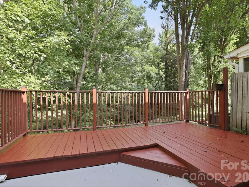 932 Heritage Parkway, Fort Mill, SC 29715.  MLS# CAR4401644, YatesRealty ID 36010. Private & Relaxing Backayard