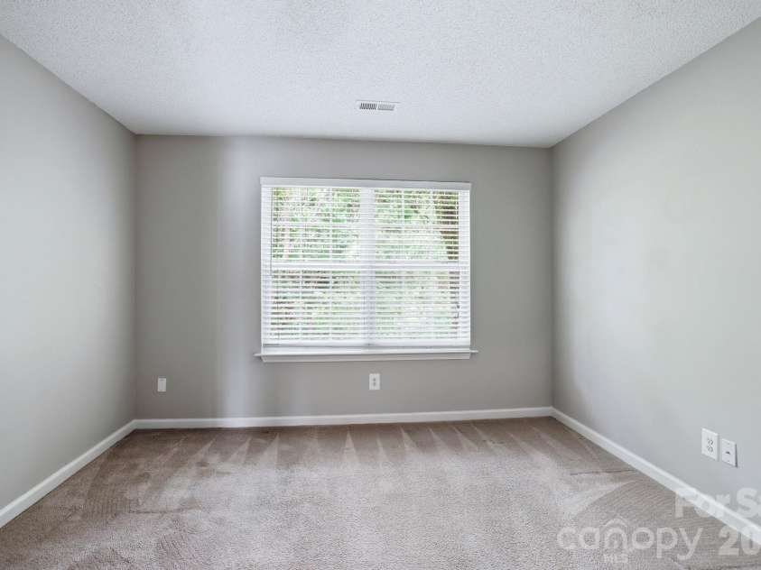 932 Heritage Parkway, Fort Mill, SC 29715.  MLS# CAR4401644, YatesRealty ID 36010. Spacious Bedroom 3