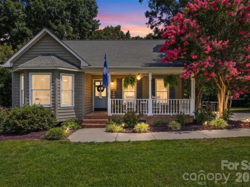 2134 Belle Chase Drive, Rock Hill, SC 29732.  MLS# CAR4402003, YatesRealty ID 36011. 