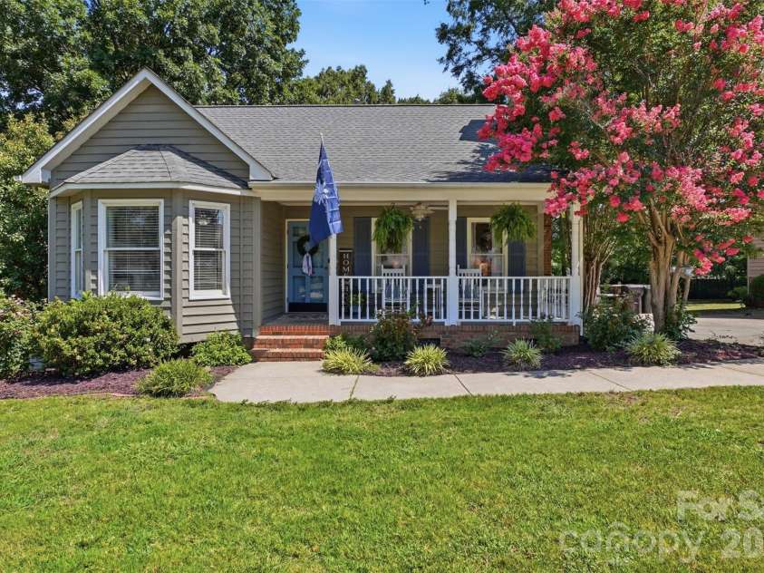 2134 Belle Chase Drive, Rock Hill, SC 29732.  MLS# CAR4402003, YatesRealty ID 36011. 
