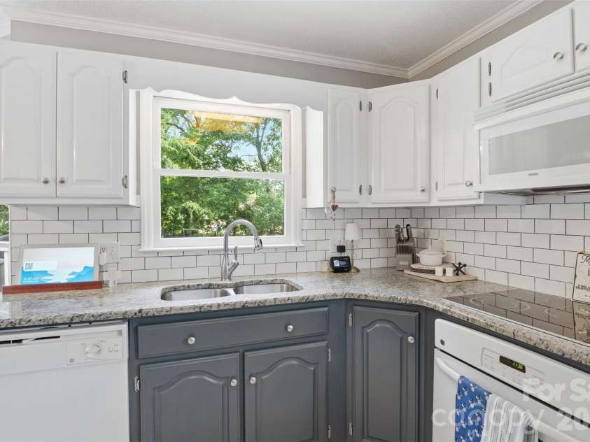 2134 Belle Chase Drive, Rock Hill, SC 29732.  MLS# CAR4402003, YatesRealty ID 36011. 