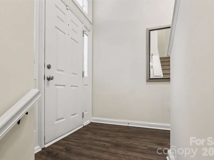 8618 Fox Chase Lane, Charlotte, NC 28269.  MLS# CAR4401358, YatesRealty ID 36012. 